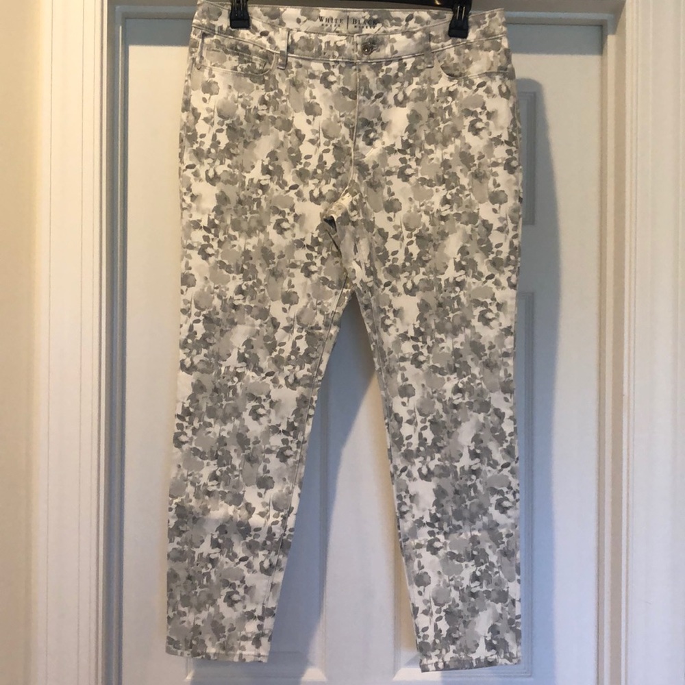 White and gray floral skinny crop jeans